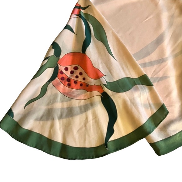 Vintage Hand Painted Silk Dynale Paris two piece with butterfly sleeves. - Picture 8 of 16